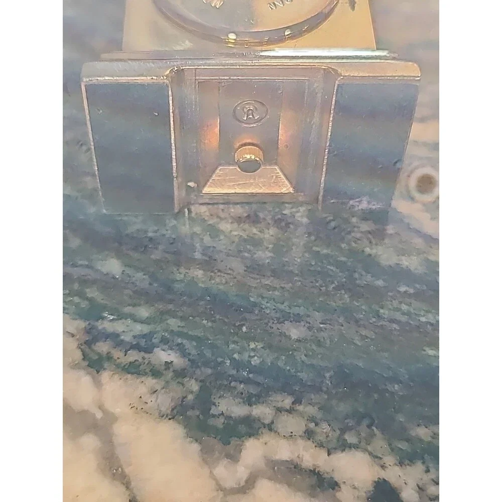 Mini Sunbeam Mantle Clock needs batteries